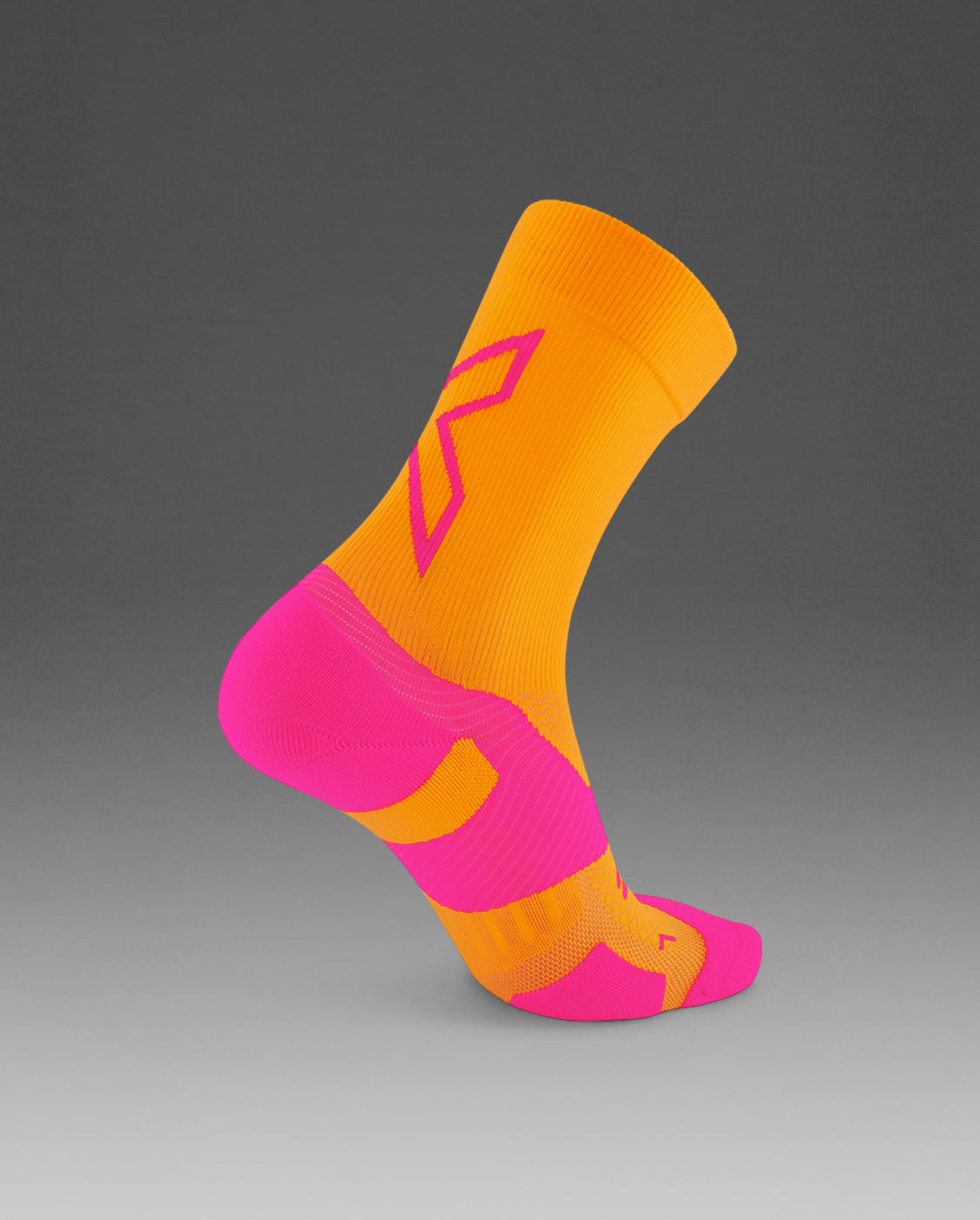 2xu-vectr-light-cushion-crew-socks-da-running-arancione-rosa image 3