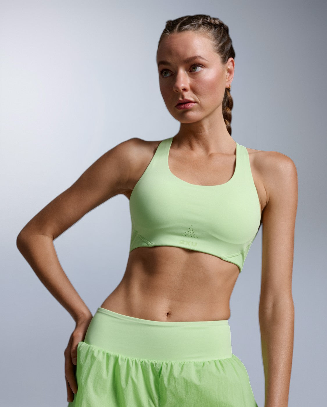 2xu-aero-mesh-medium-impact-bra-donna-verde image 6