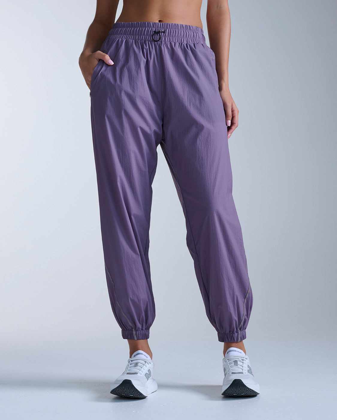 2xu-aero-oversized-jogger-pantaloni-running-viola image 1