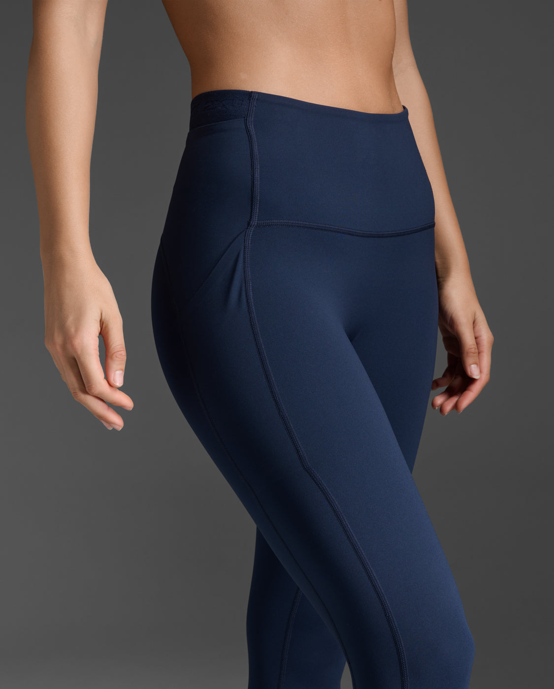 2xu-form-stash-hi-rise-compression-7-8-tights-con-tasche-donna-navy image 2