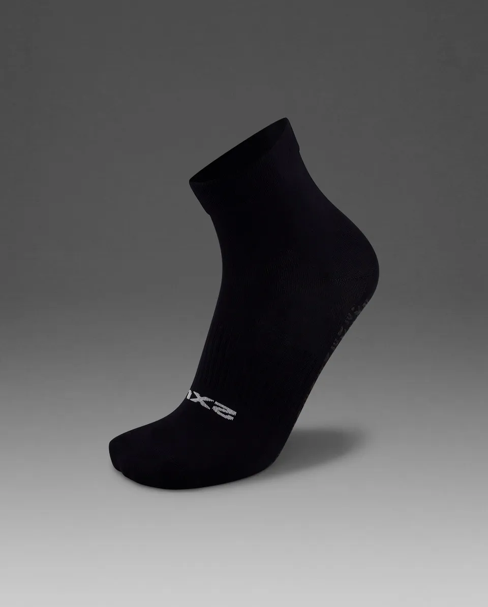 2xu-performance-crew-grip-sock-calzini-crew-antiscivolo image 1