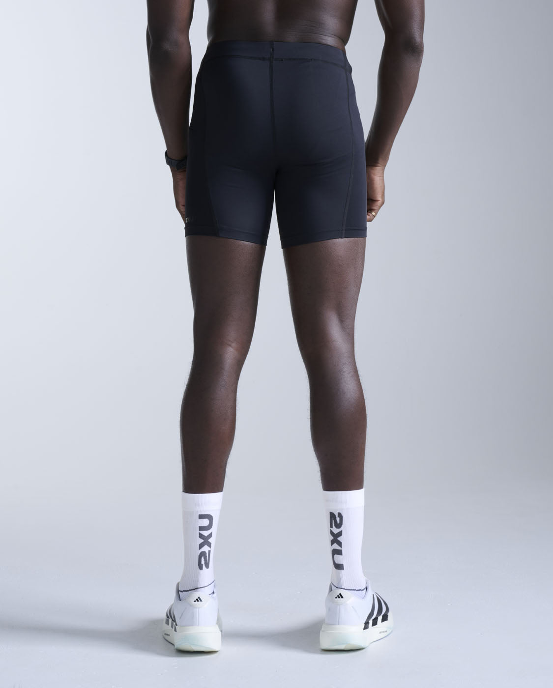 2xu-core-compression-1-2-shorts-mezzi-pantaloncini-compressivi image 4