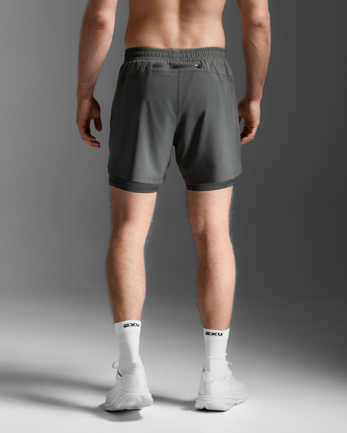 2xu-aero-mesh-2-in-1-5-inch-short-grigio-slim image 2