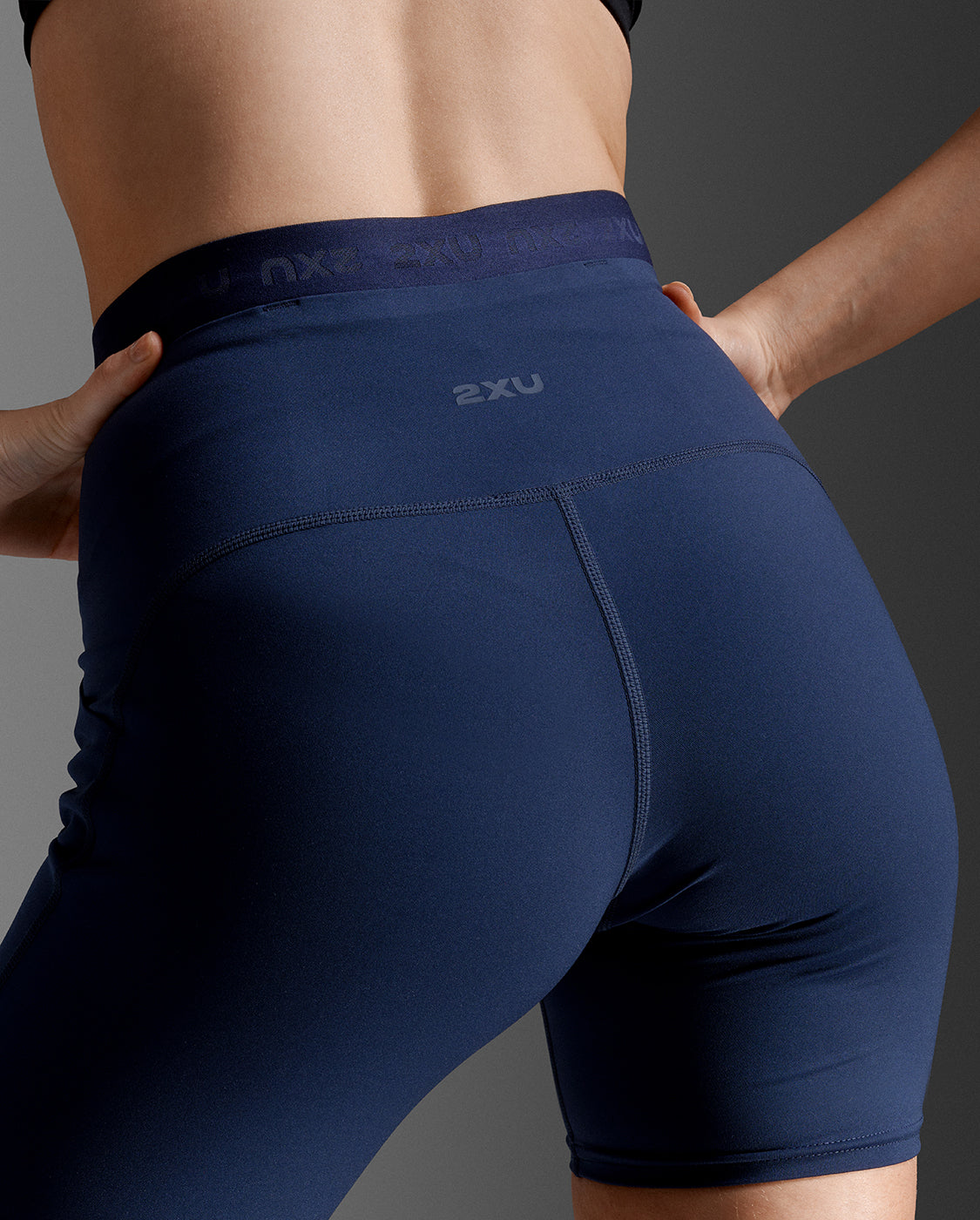2xu-form-stash-hi-rise-short-compression-4-con-tasche-blu-navy image 7