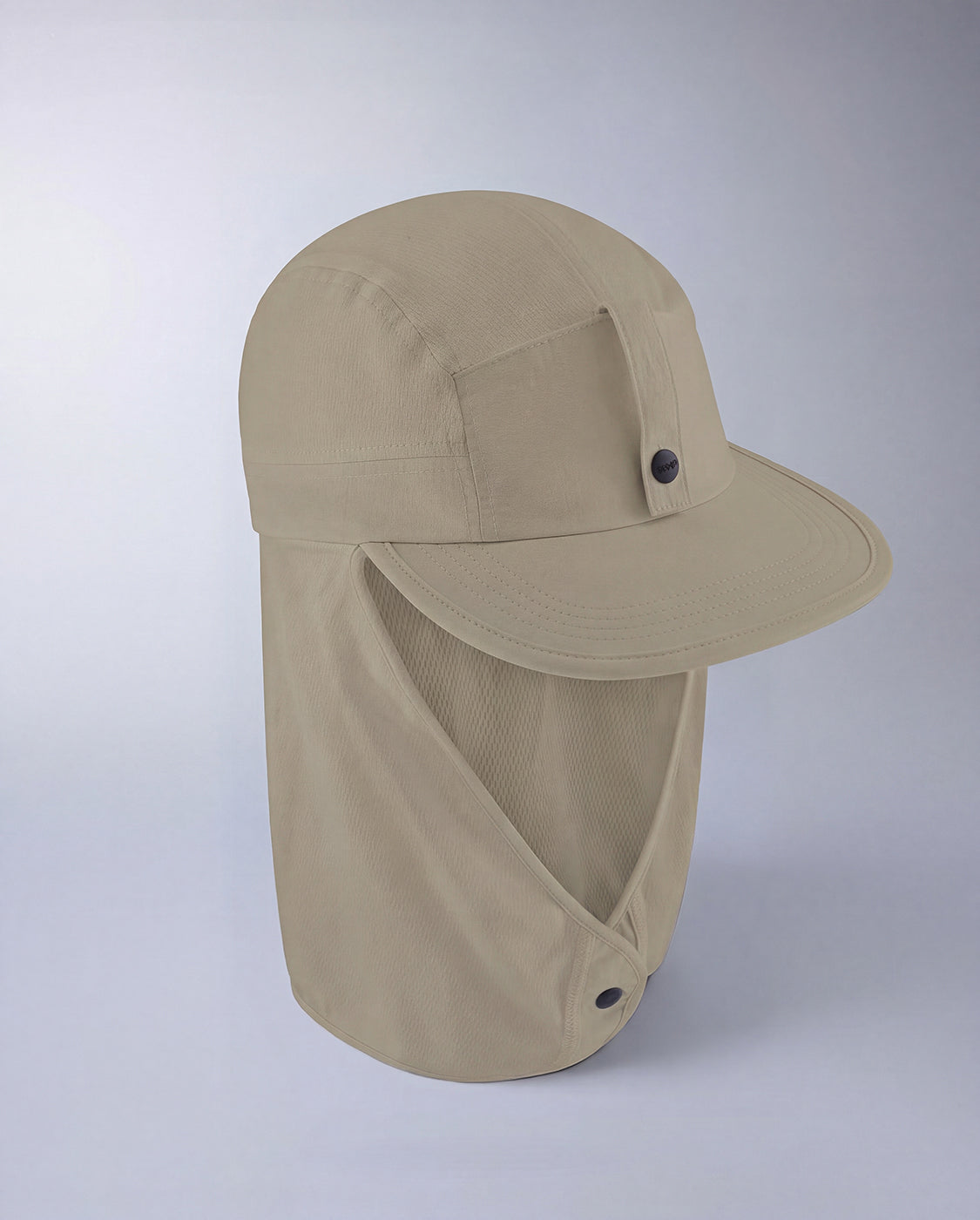 2xu-trail-legionnaire-cap-beige image 1