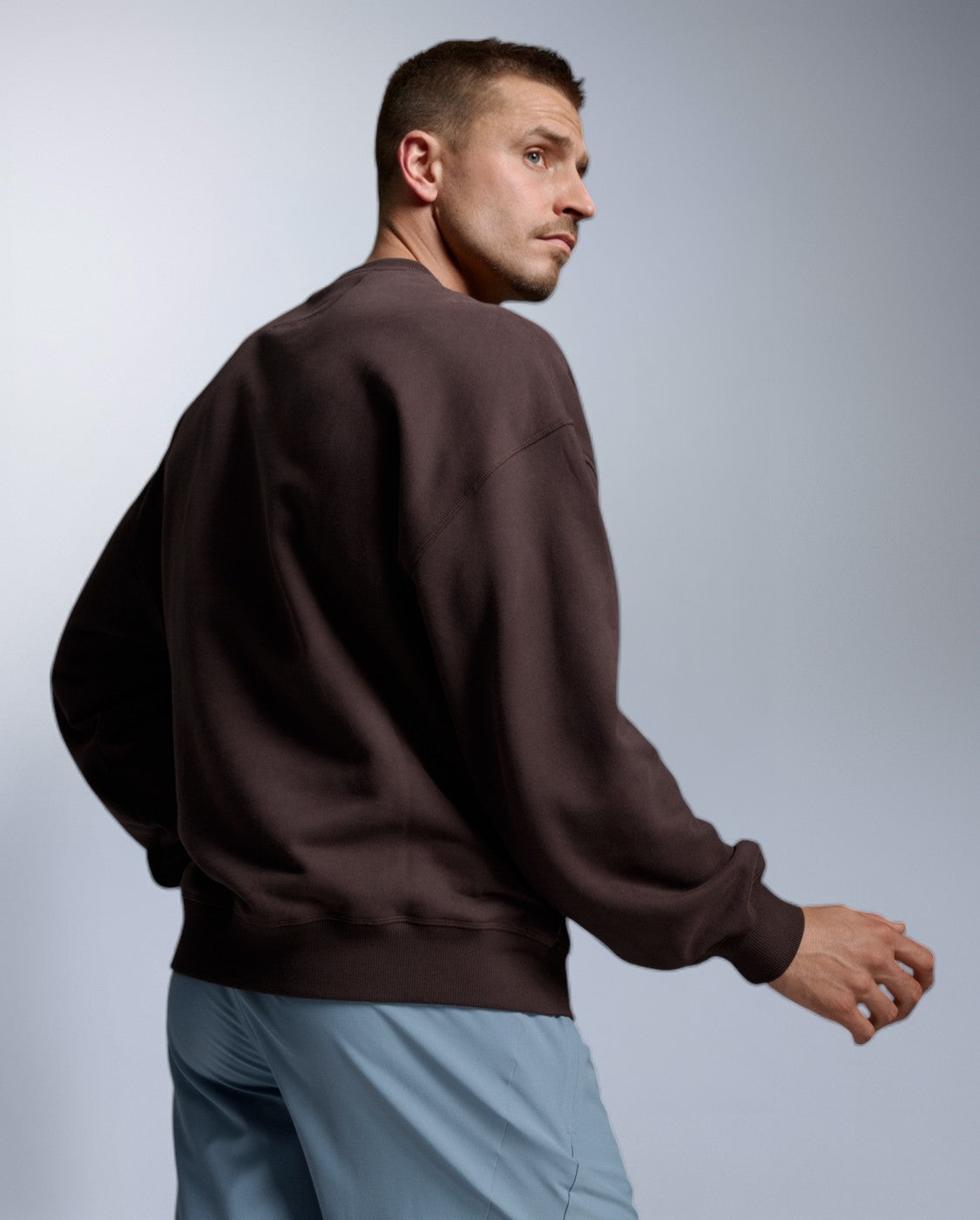 2xu-ez-oversized-organic-cotton-crew-marrone-felpa-unisex image 4