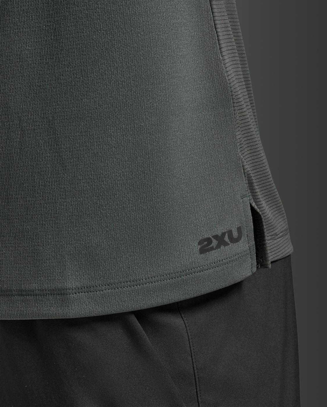 2xu-aero-tee-maglia-running-grigio-traspirante image 6
