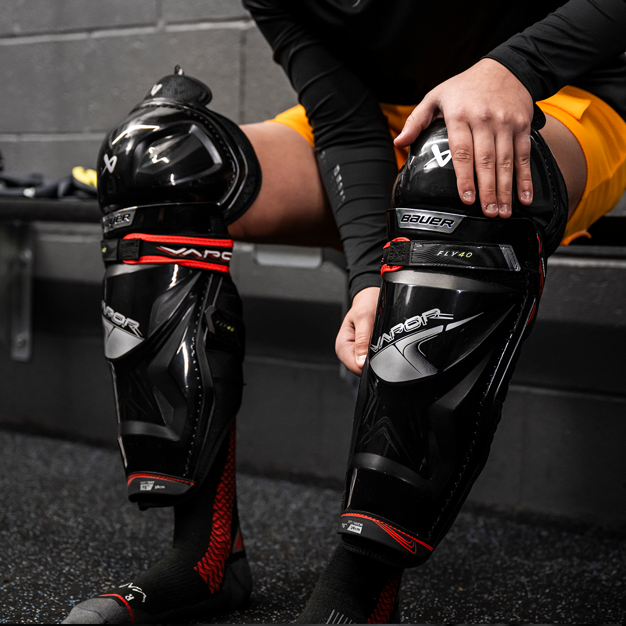 bauer-vapor-fly40-shin-guard-intermediate-parastinchi-hockey image 7