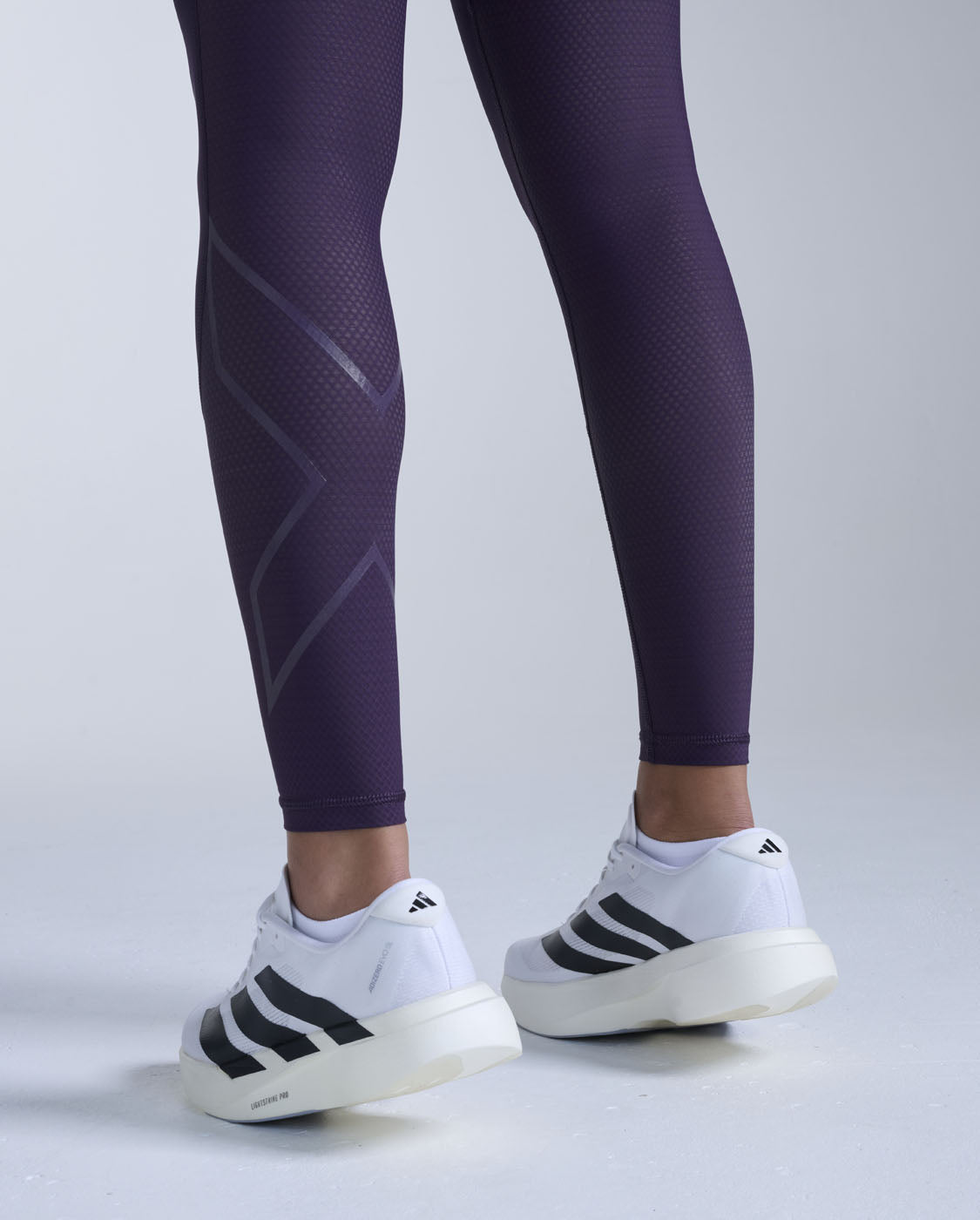 2xu-aero-mesh-hi-rise-compression-tights-leggings-compressione-donna-viola image 4