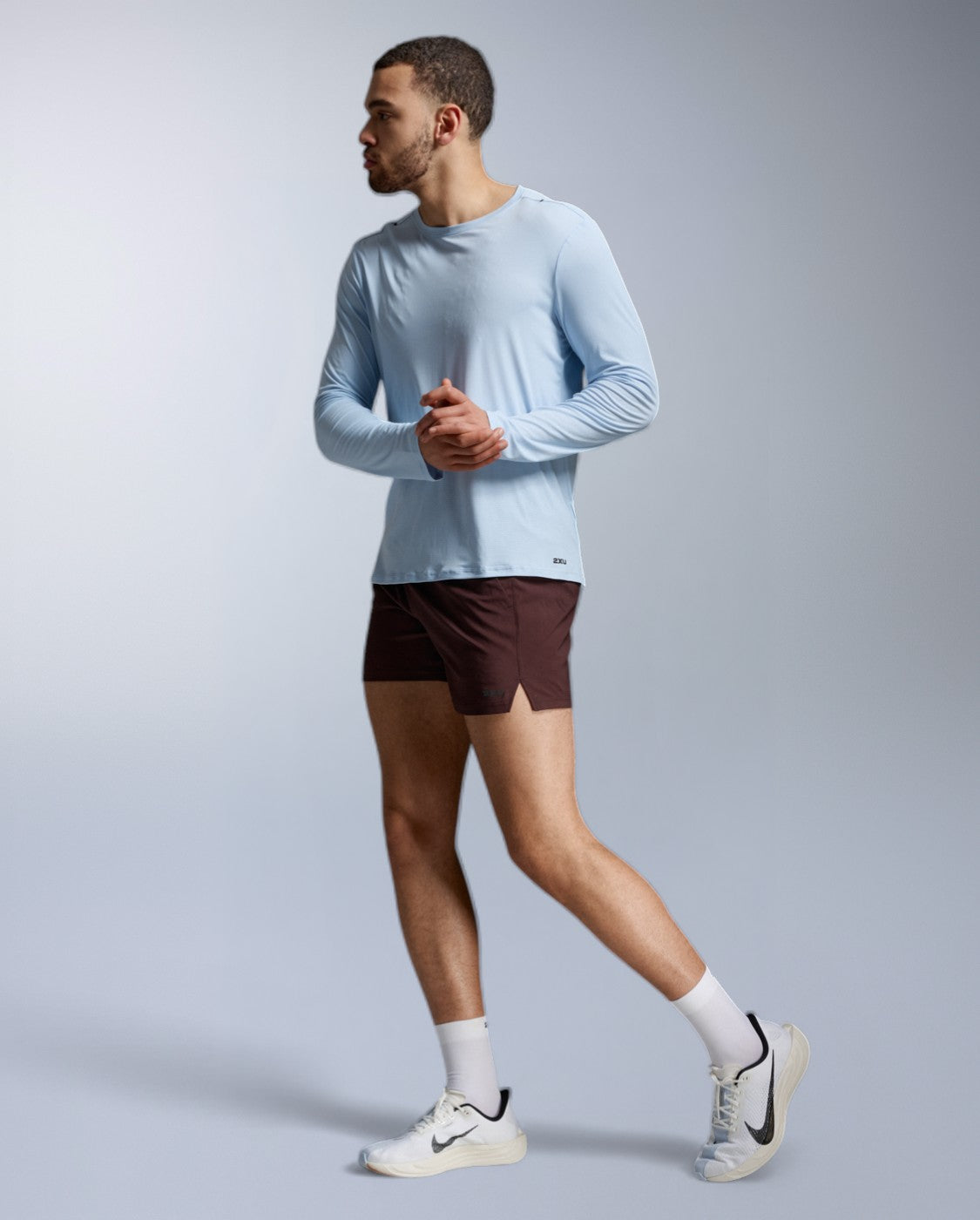 2xu-aero-trail-long-sleeve-uomo-maglia-trail-running-manica-lunga-blu image 4