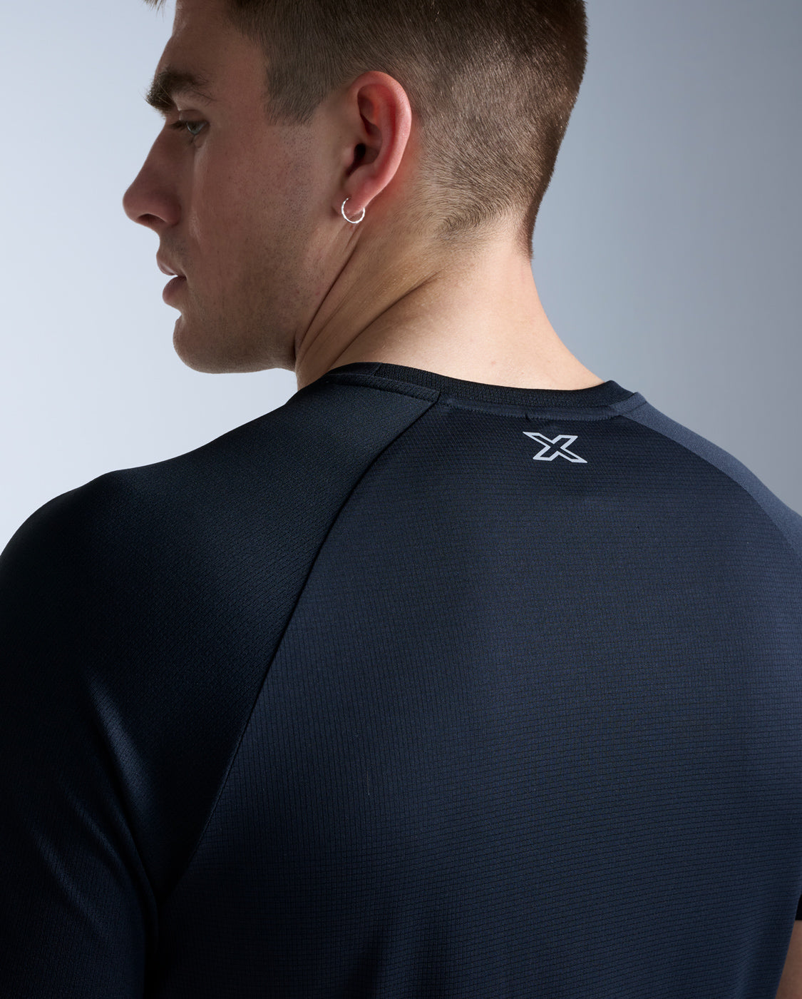 2xu-aero-tee-maglia-running-nero image 4