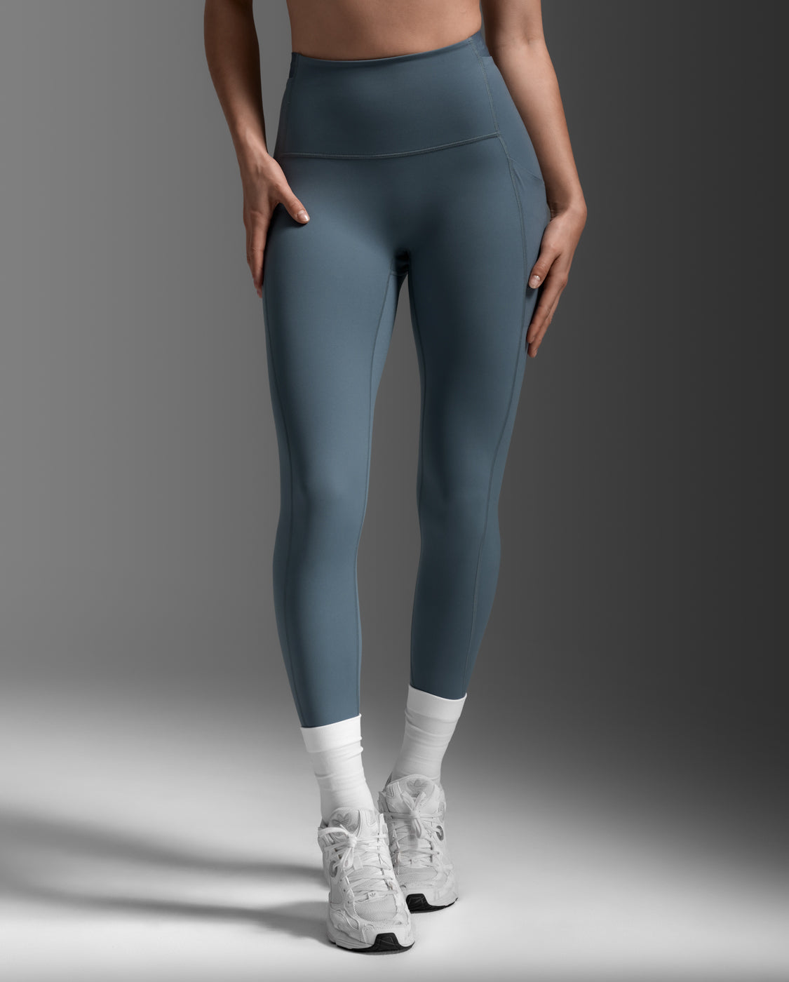2xu-form-stash-hi-rise-compression-tights-con-tasche-verde image 2
