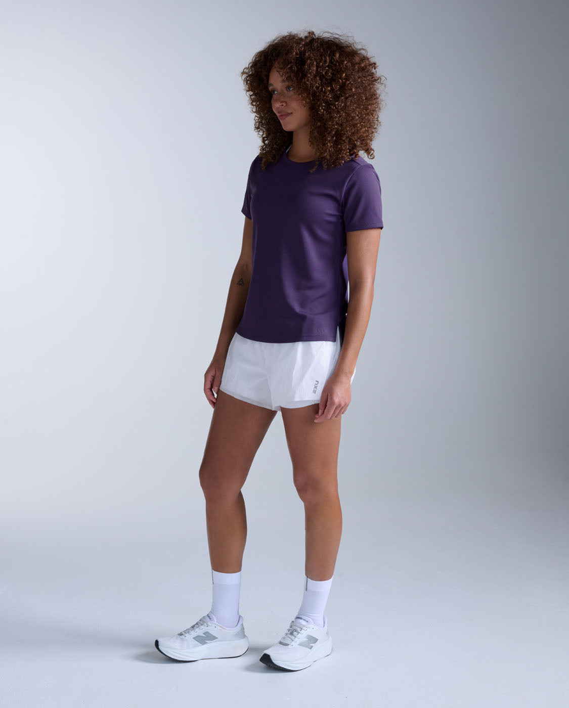 2xu-aero-tee-donna-t-shirt-running-slim-viola image 5