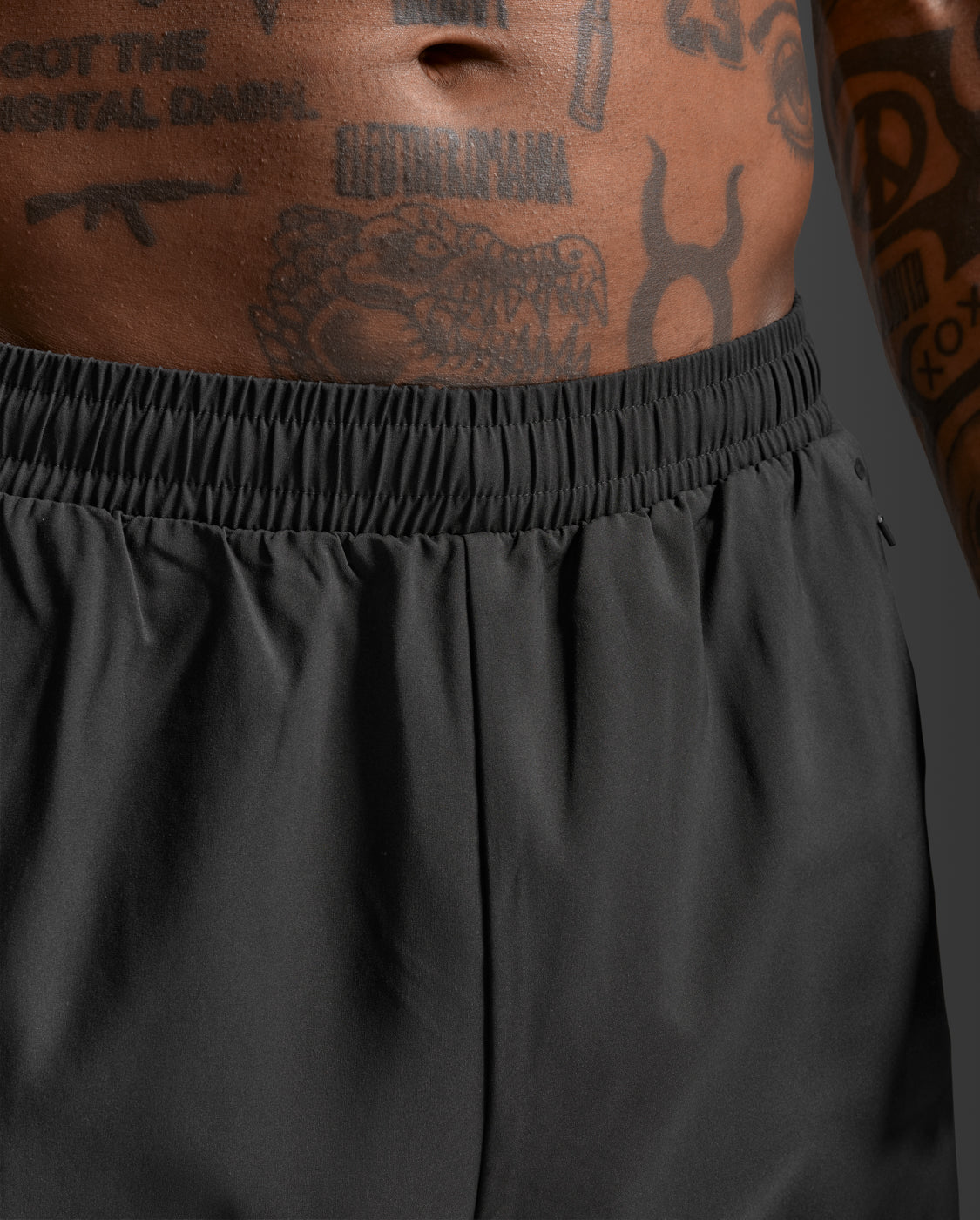 2xu-aero-woven-jogger-pantaloni-running-nero image 7
