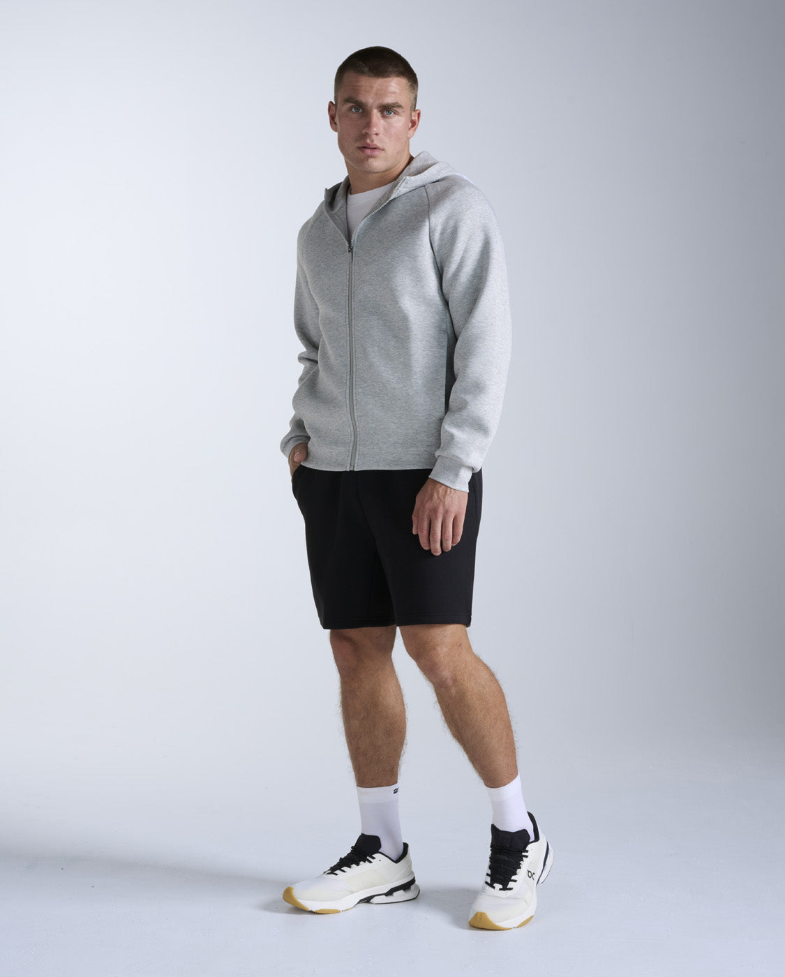 2xu-commute-smooth-spacer-felpa-full-zip-uomo image 5