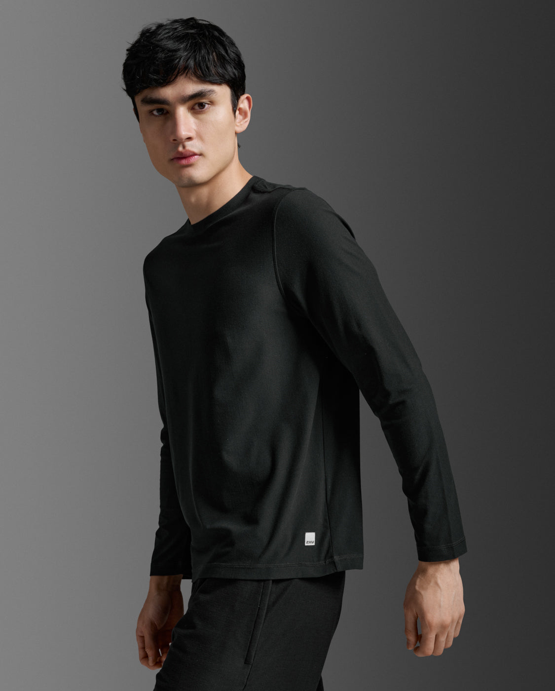 2xu-signature-soft-jersey-maglia-training-manica-lunga-uomo-regular-fit image 2