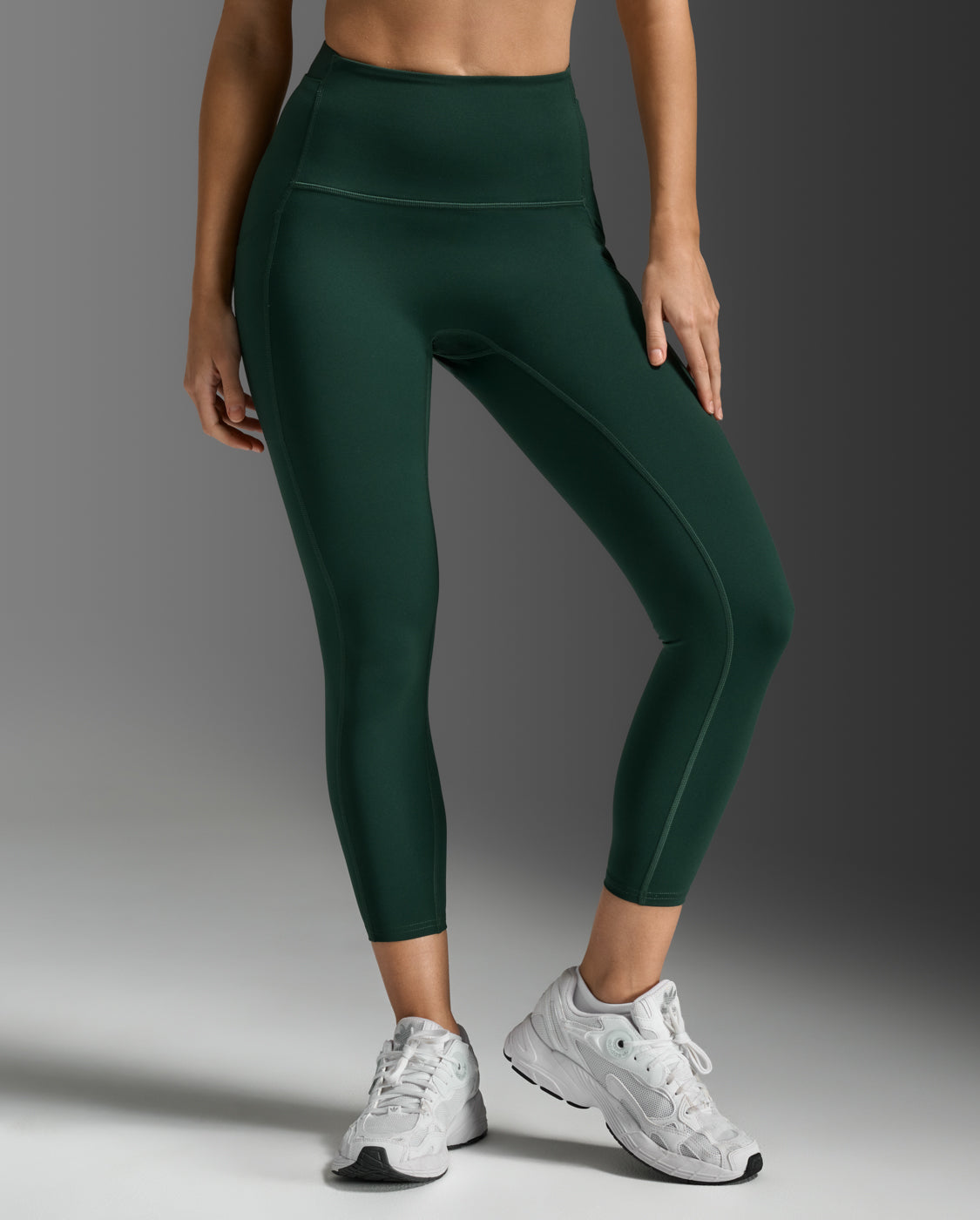 2xu-form-stash-hi-rise-compression-7-8-tights-con-tasche-verde-scuro image 2