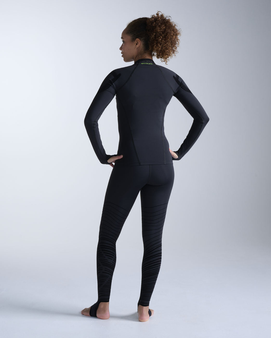 2xu-recovery-compression-top-con-fir-extra-firm image 5