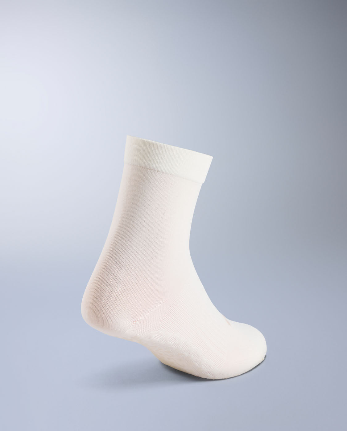 2xu-performance-crew-grip-socks-beige-calze-pilates-yoga image 2