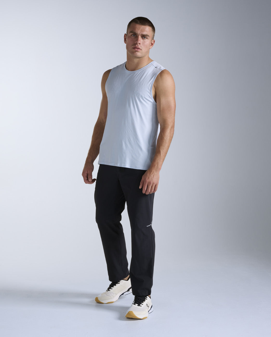 2xu-aero-trail-tank-uomo-canotta-trail-blu image 4