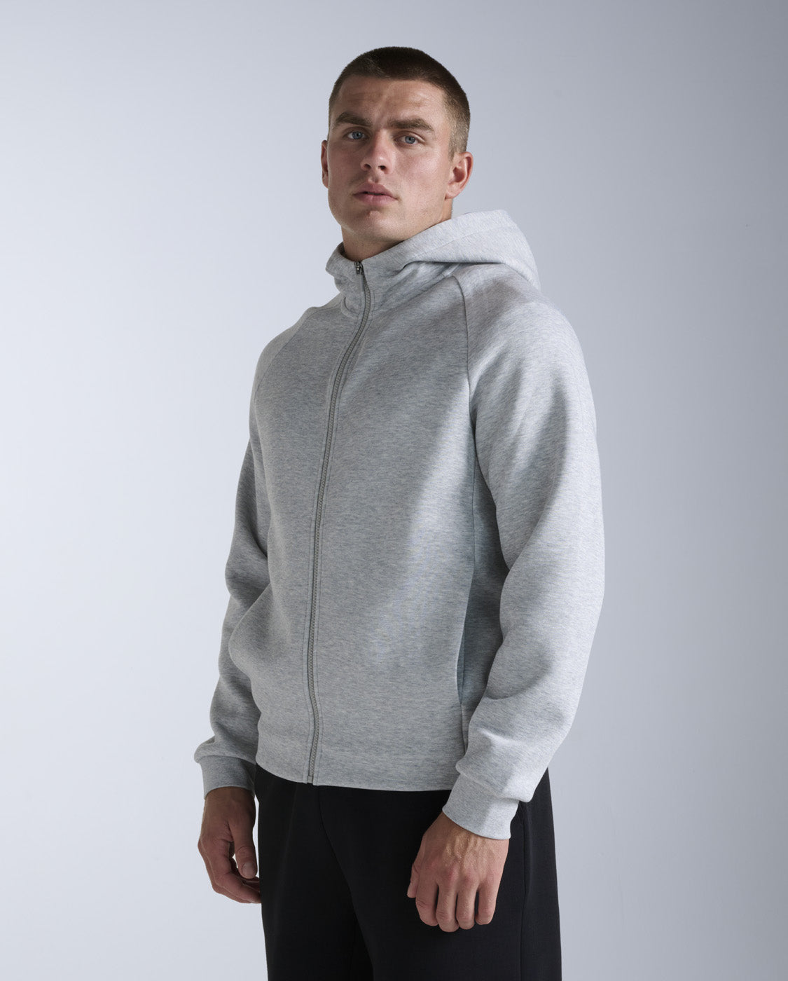 2xu-commute-smooth-spacer-felpa-full-zip-uomo image 2