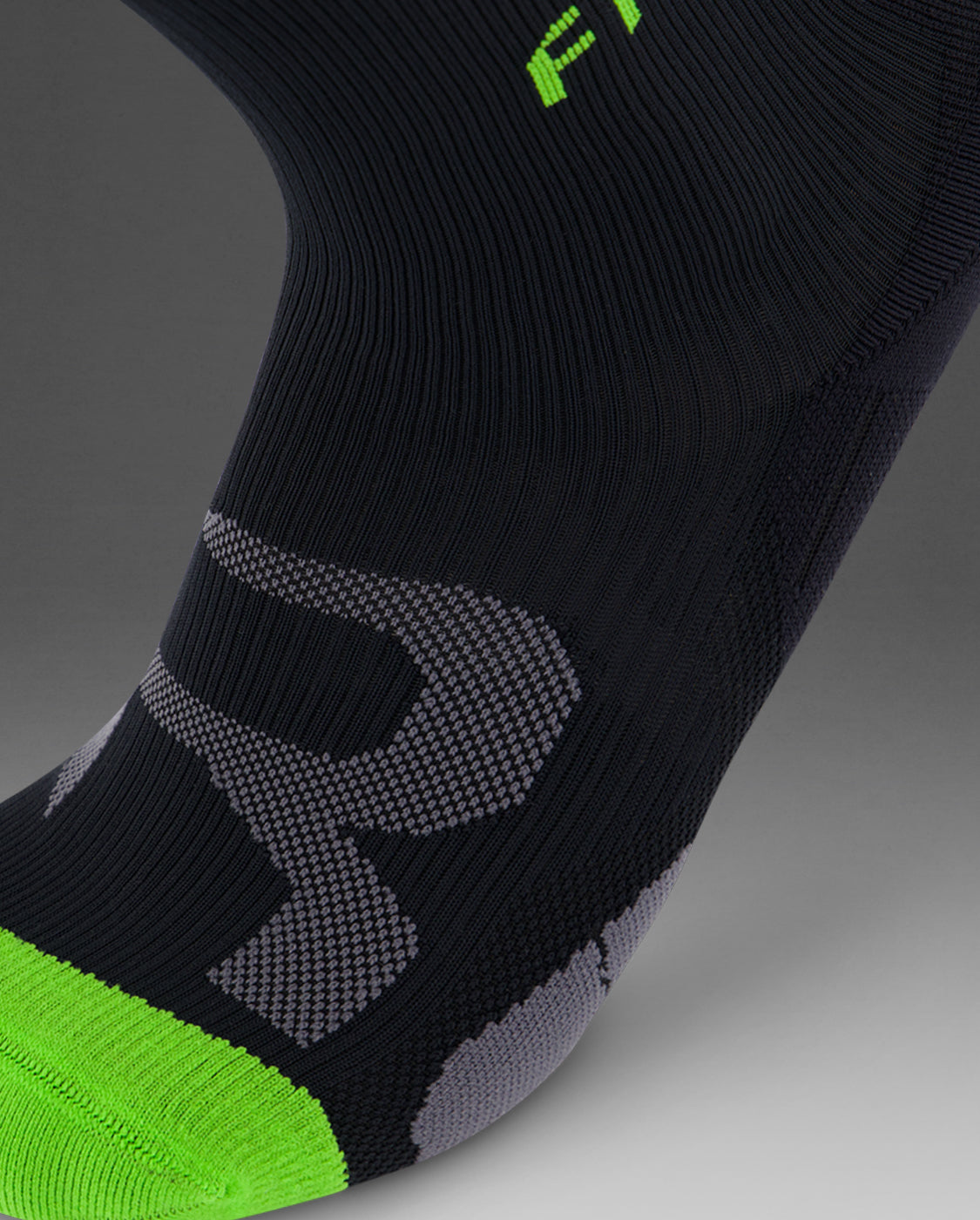 2xu-recovery-compression-socks-calze-compression-nere-con-fir-unisex image 2