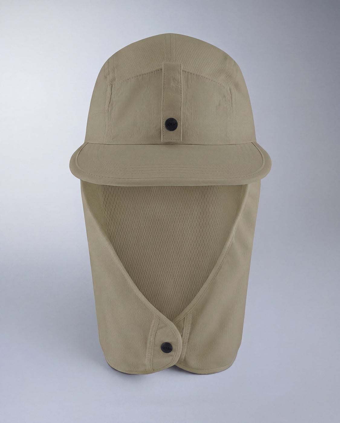 2xu-trail-legionnaire-cap-beige image 2
