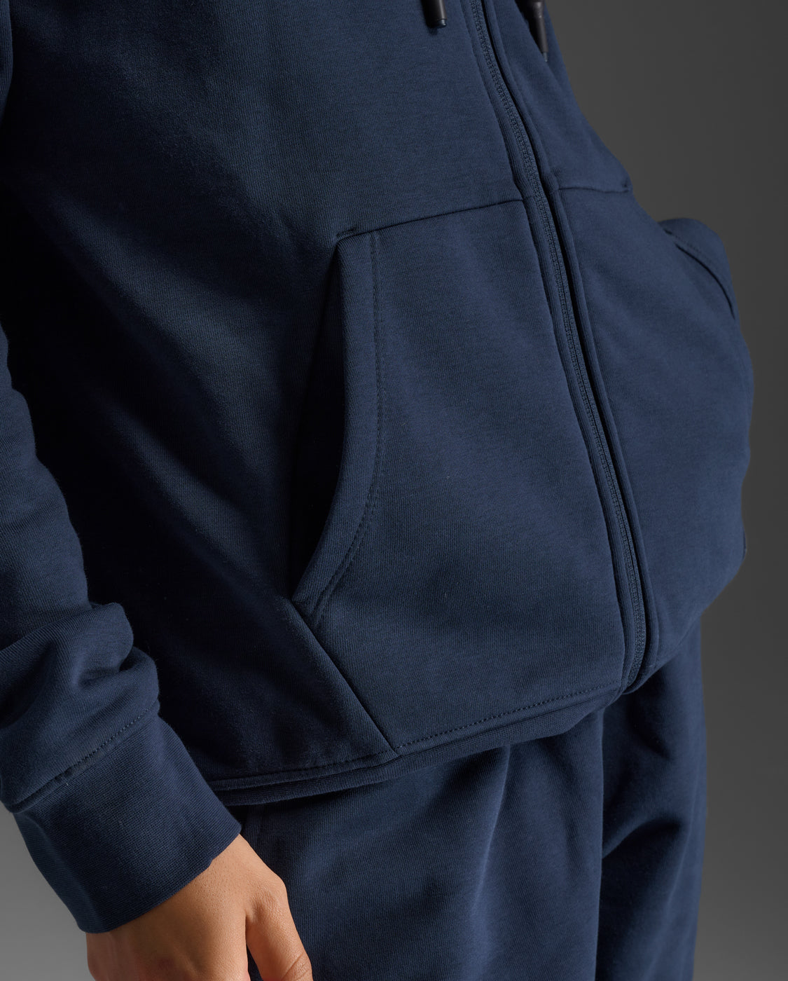 2xu-aspire-full-zip-hoodie-felpa-donna-blu-navy image 7