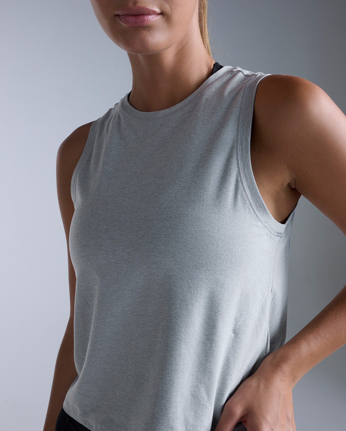2xu-form-soft-jersey-canotta-relaxed-donna-grigia image 2