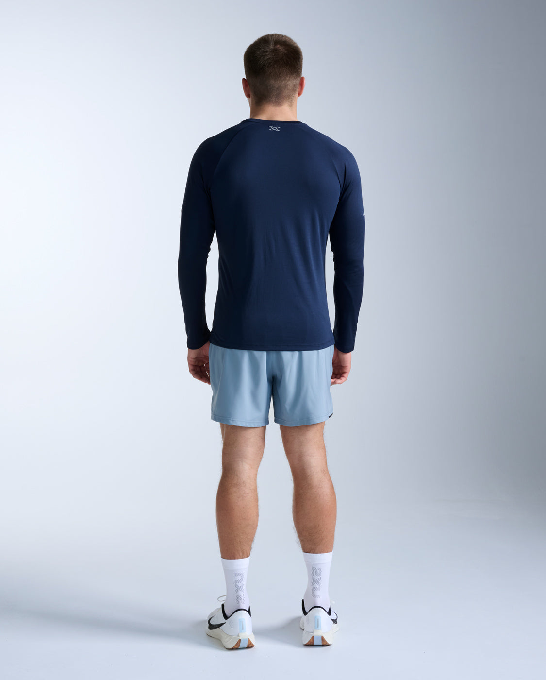 2xu-aero-long-sleeve-maglia-running-manica-lunga-blu-navy image 8
