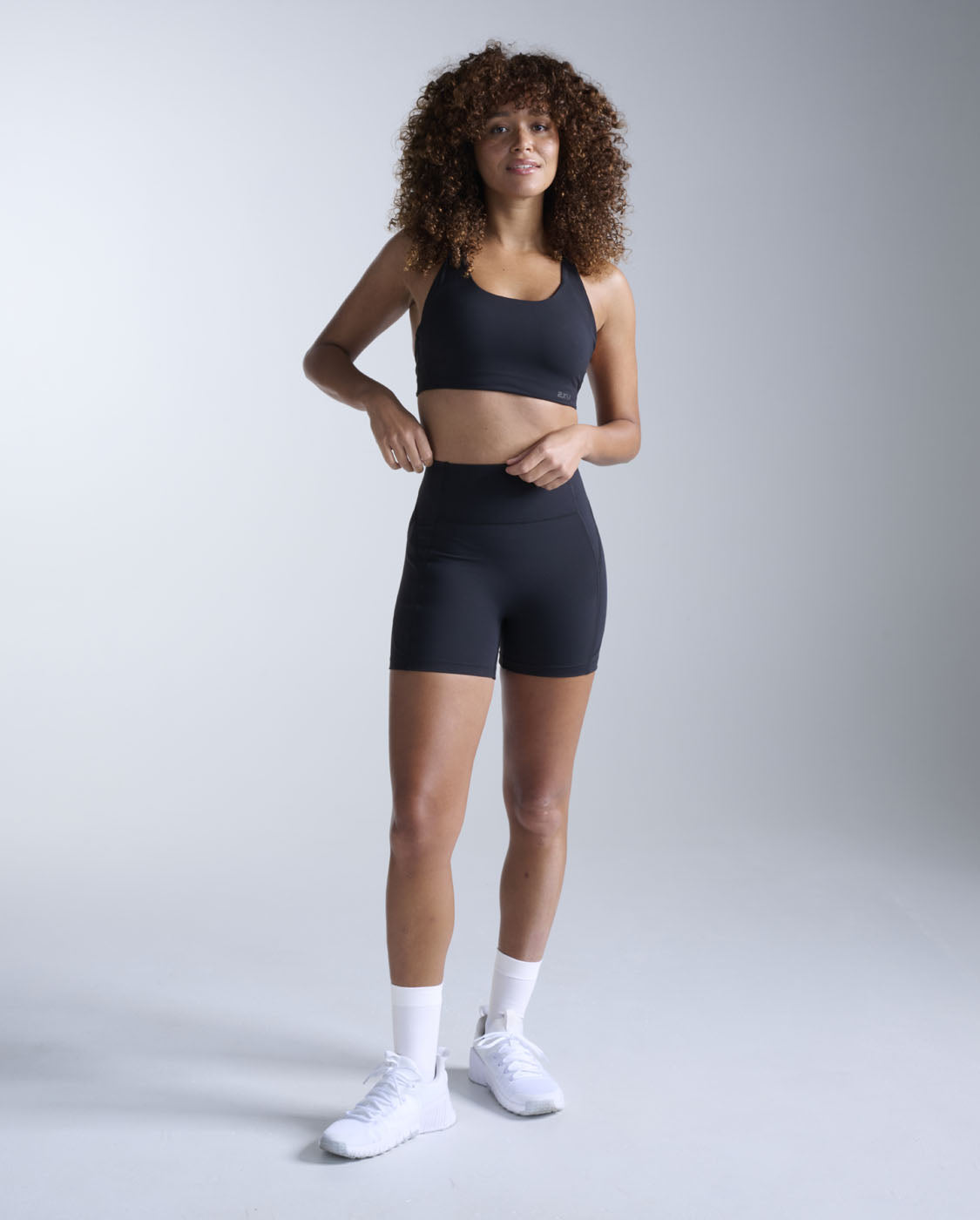 2xu-flex-hi-rise-compression-4-inch-short-shorts-compressione-donna-neri image 5