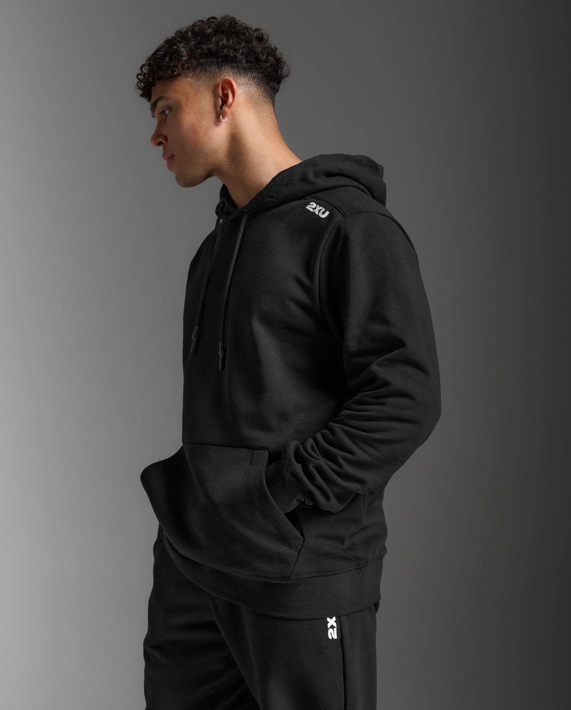 2xu-aspire-pullover-hoodie-felpa-uomo-nero image 4