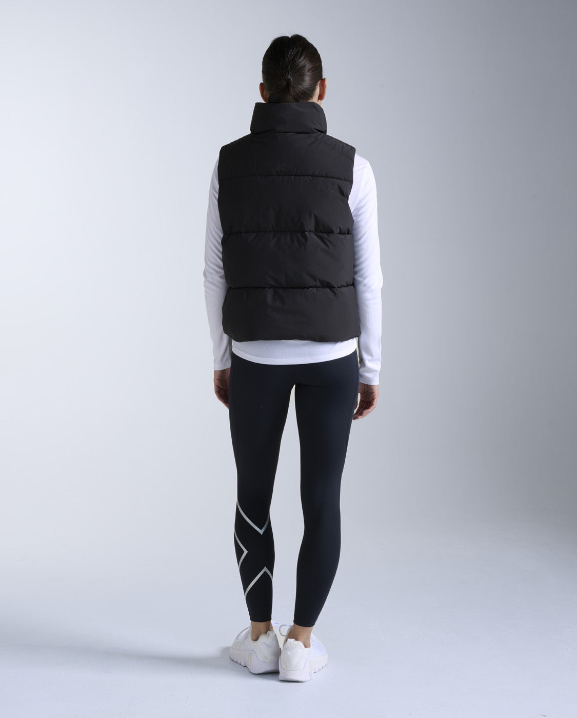 2xu-women-s-insulation-puffer-vest-gilet-nero image 5