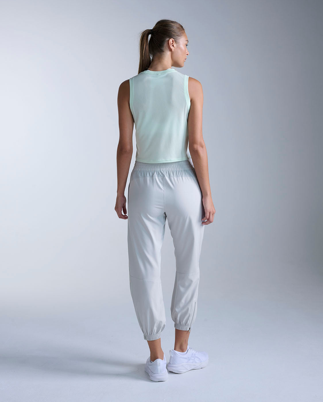 2xu-aero-mesh-crop-tank-donna-canotta-running-crop-slim-verde image 7