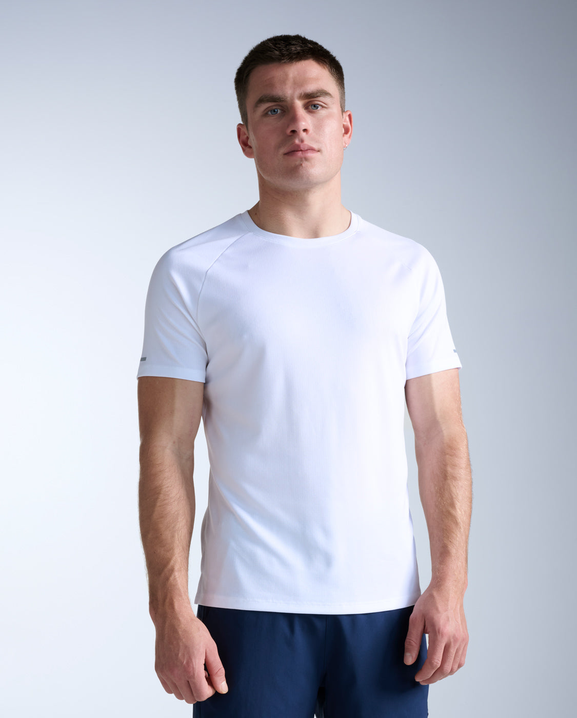 2xu-aero-tee-t-shirt-running-uomo-bianca image 1