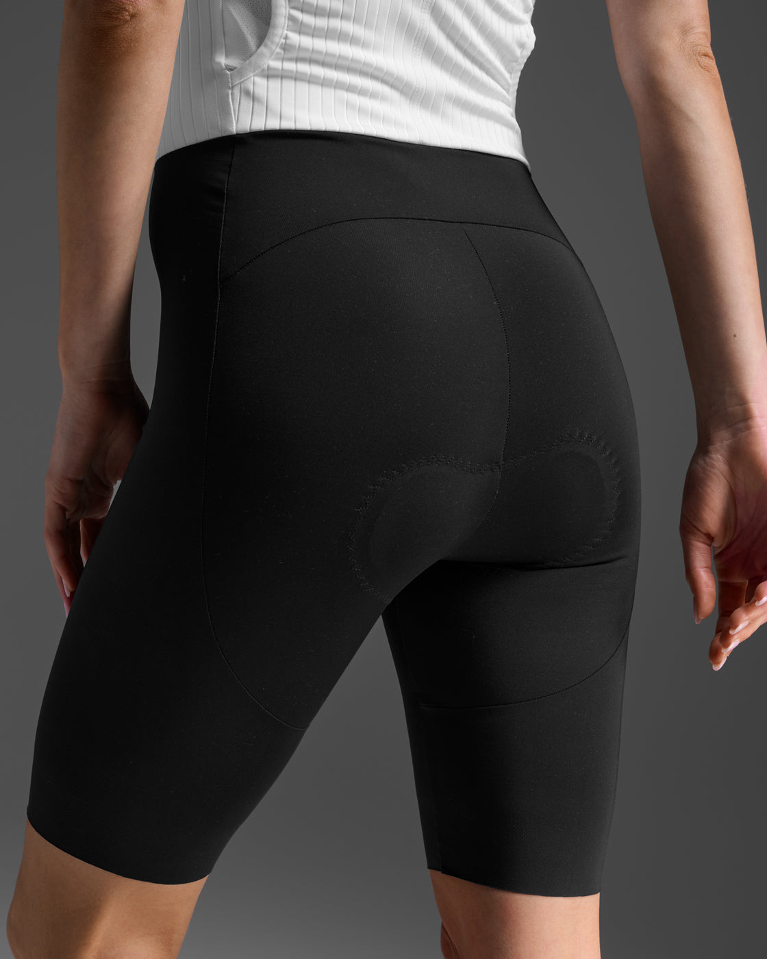 2xu-light-speed-react-sleeved-trisuit-nero-bianco image 5