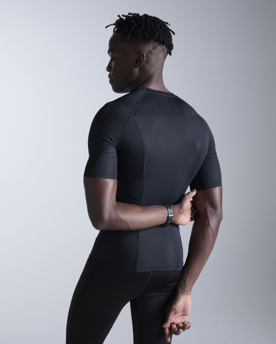 2xu-core-compression-short-sleeve-nero-maglia-compressione image 2