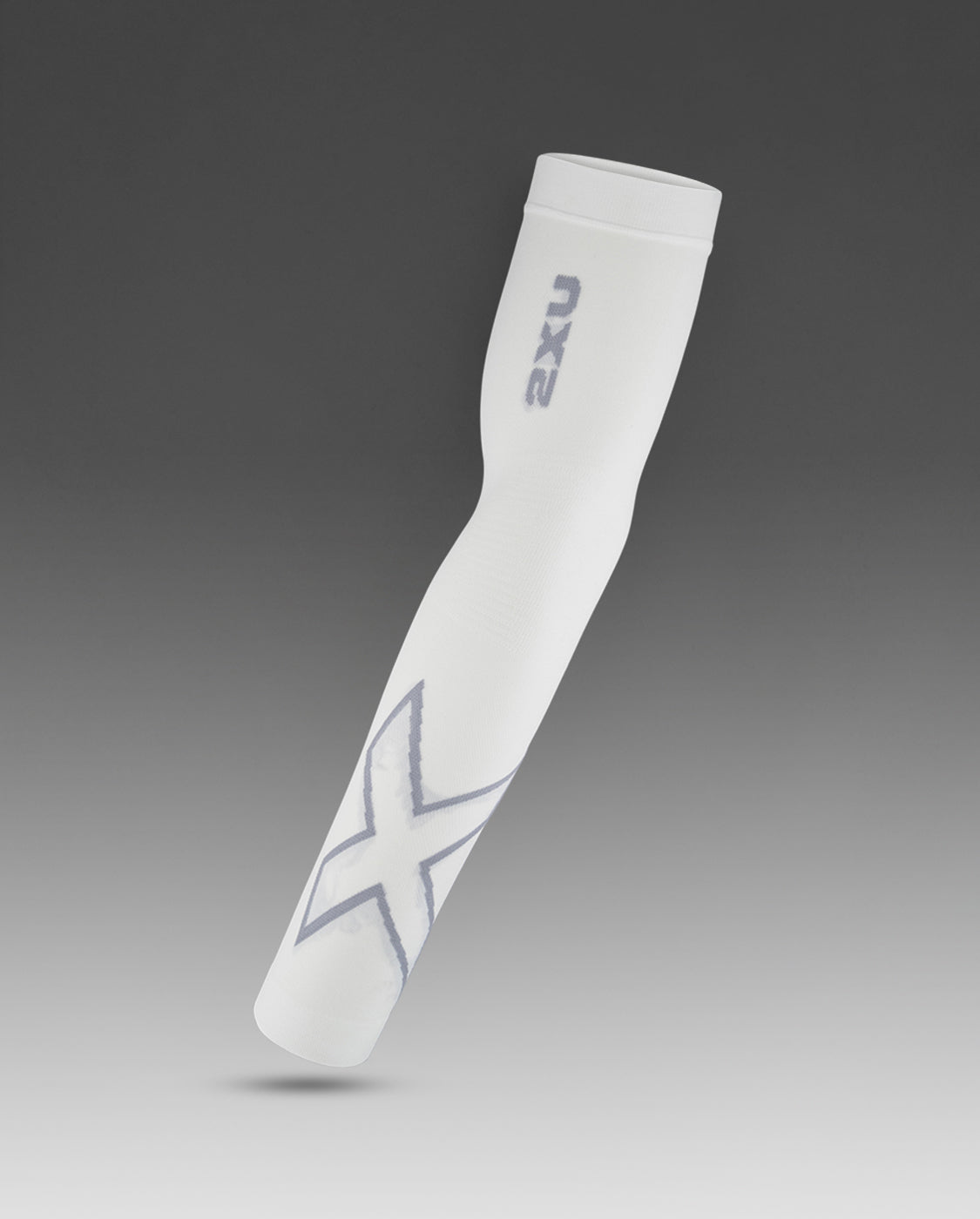 2xu-flex-compression-arm-sleeves-manicotti-bianco image 2