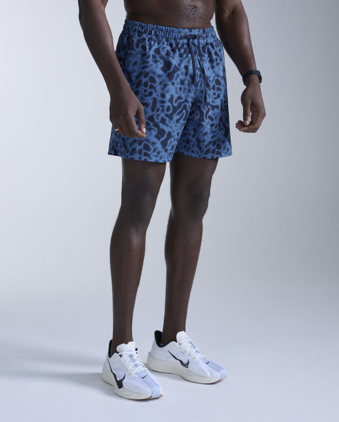 2xu-aero-hybrid-swim-shorts-5-running-e-nuoto-blu-nero image 1