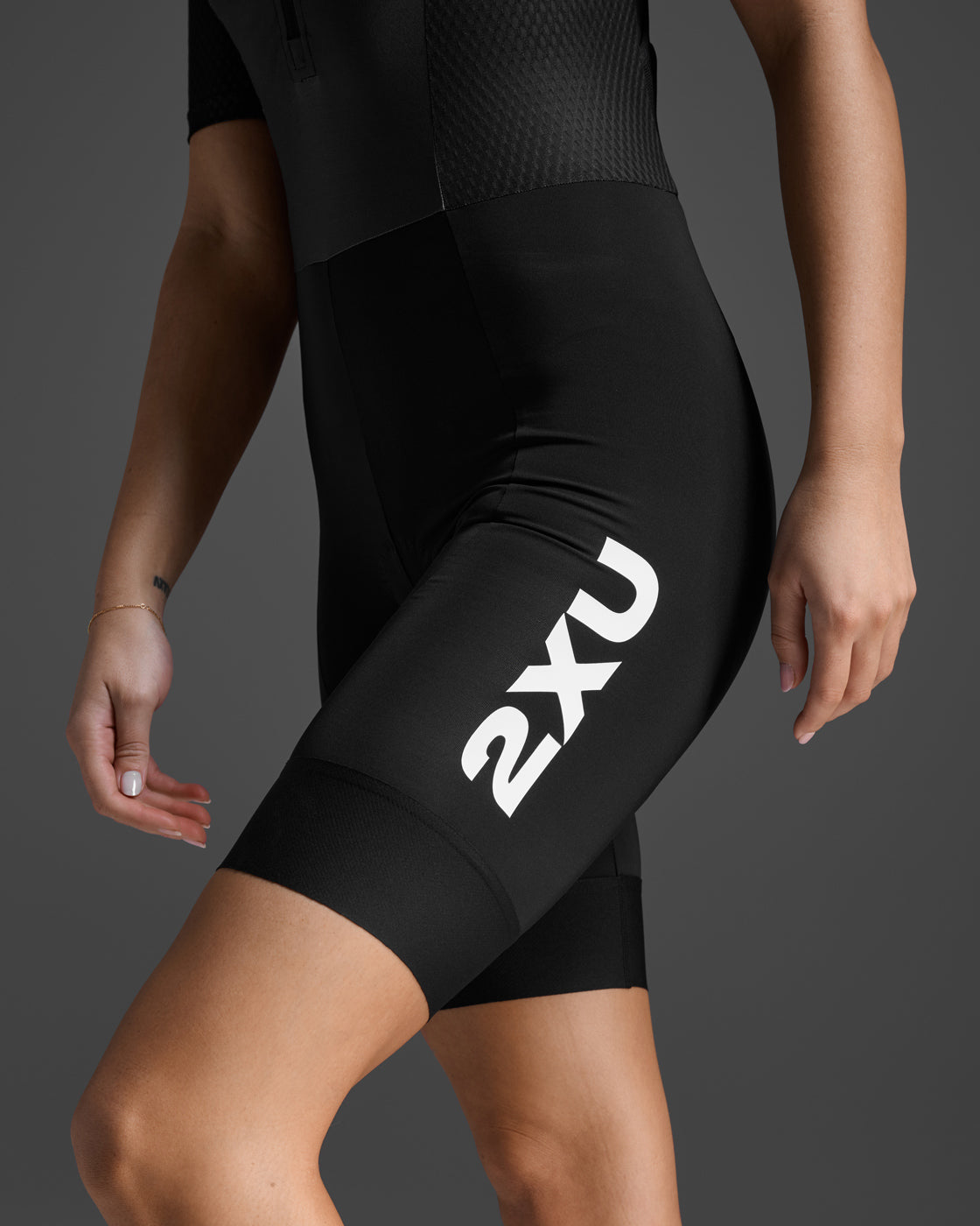 2xu-aero-hex-sleeved-trisuit-muta-triathlon-nero-bianco image 7