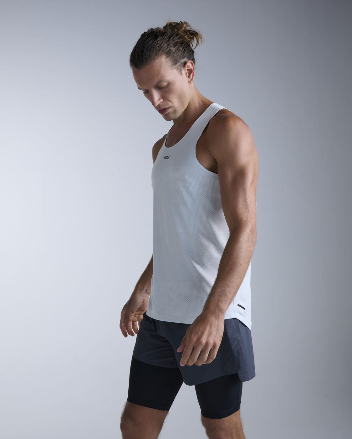 2xu-light-speed-tech-singlet-canotta-running-uomo image 1