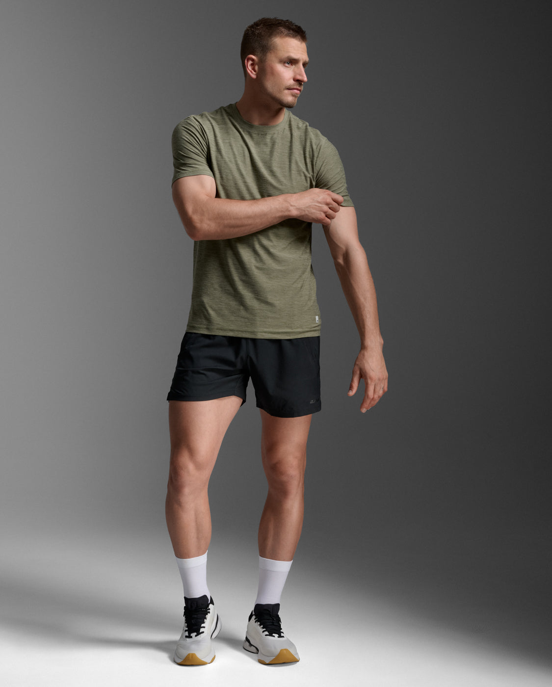2xu-signature-soft-jersey-tee-maglietta-training-regular-verde image 1