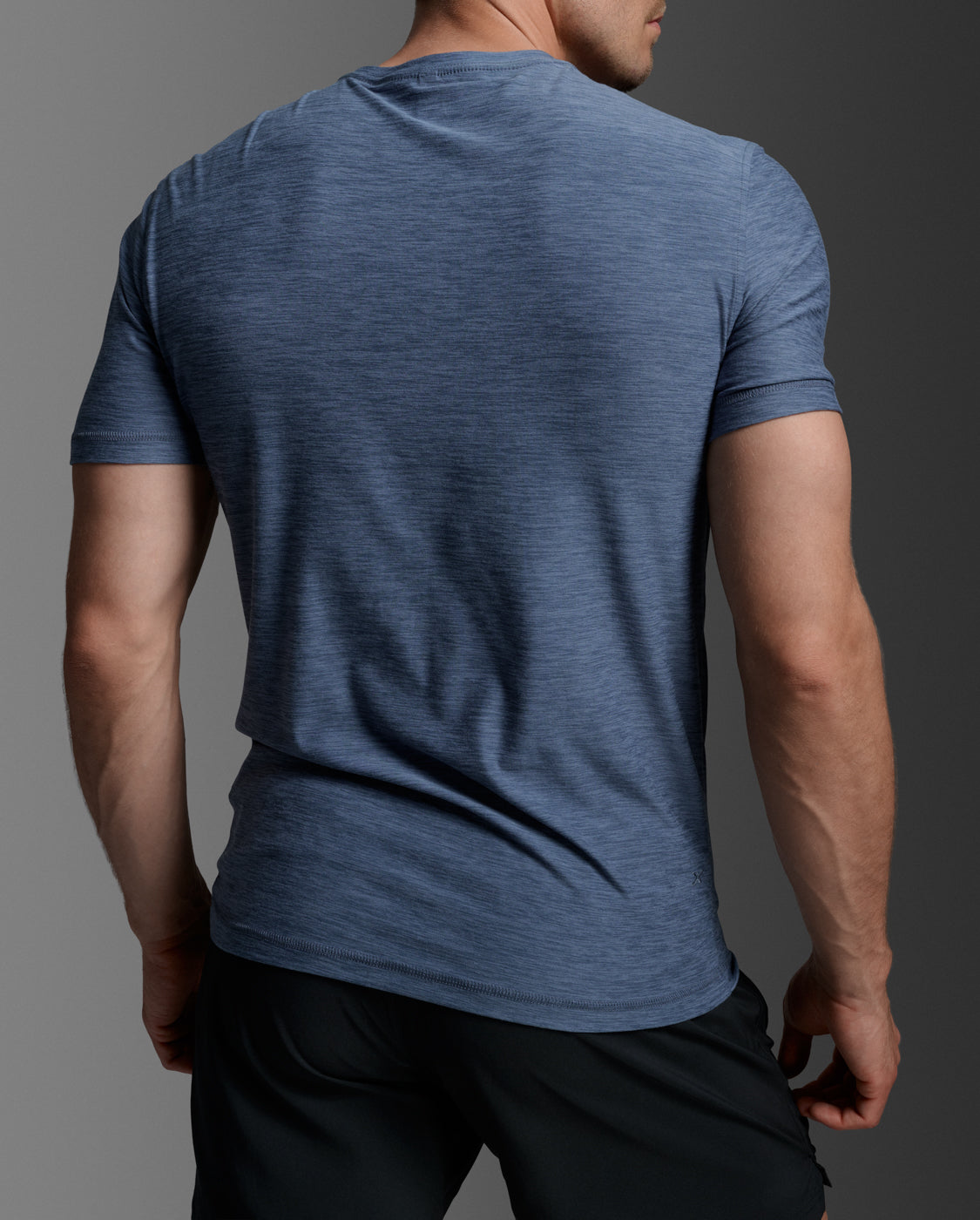 2xu-aspire-signature-tee-t-shirt-training-uomo-regular image 5