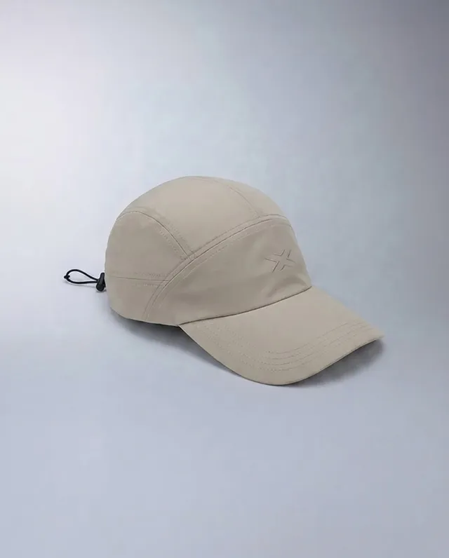 2xu-hybrid-cap-cappellino-running-unisex image 1