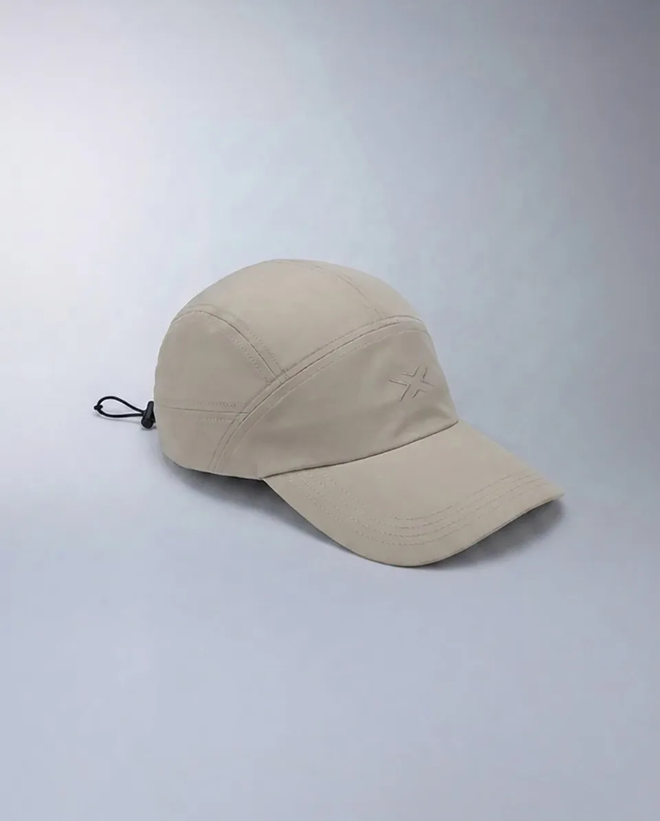 2xu-hybrid-cap-cappellino-running-unisex image 1