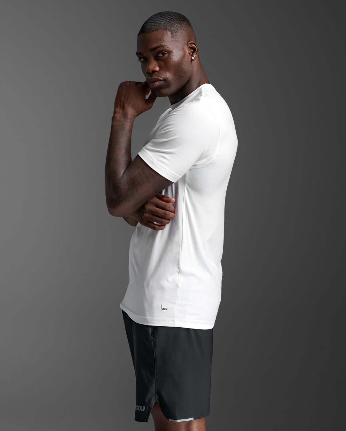 2xu-signature-tee-t-shirt-training-unisex-bianca image 1