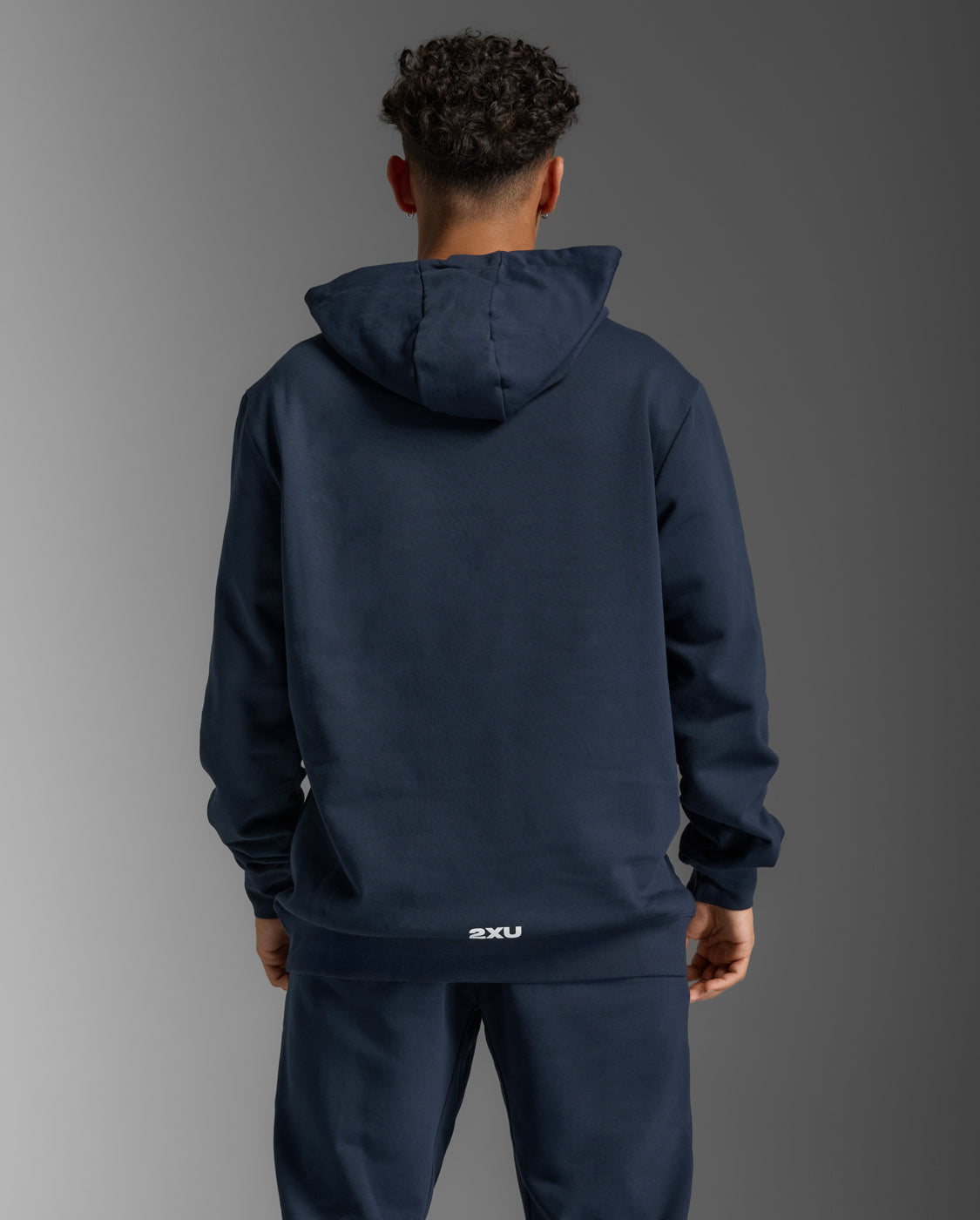2xu-aspire-pullover-hoodie-felpa-uomo-blu-navy image 3
