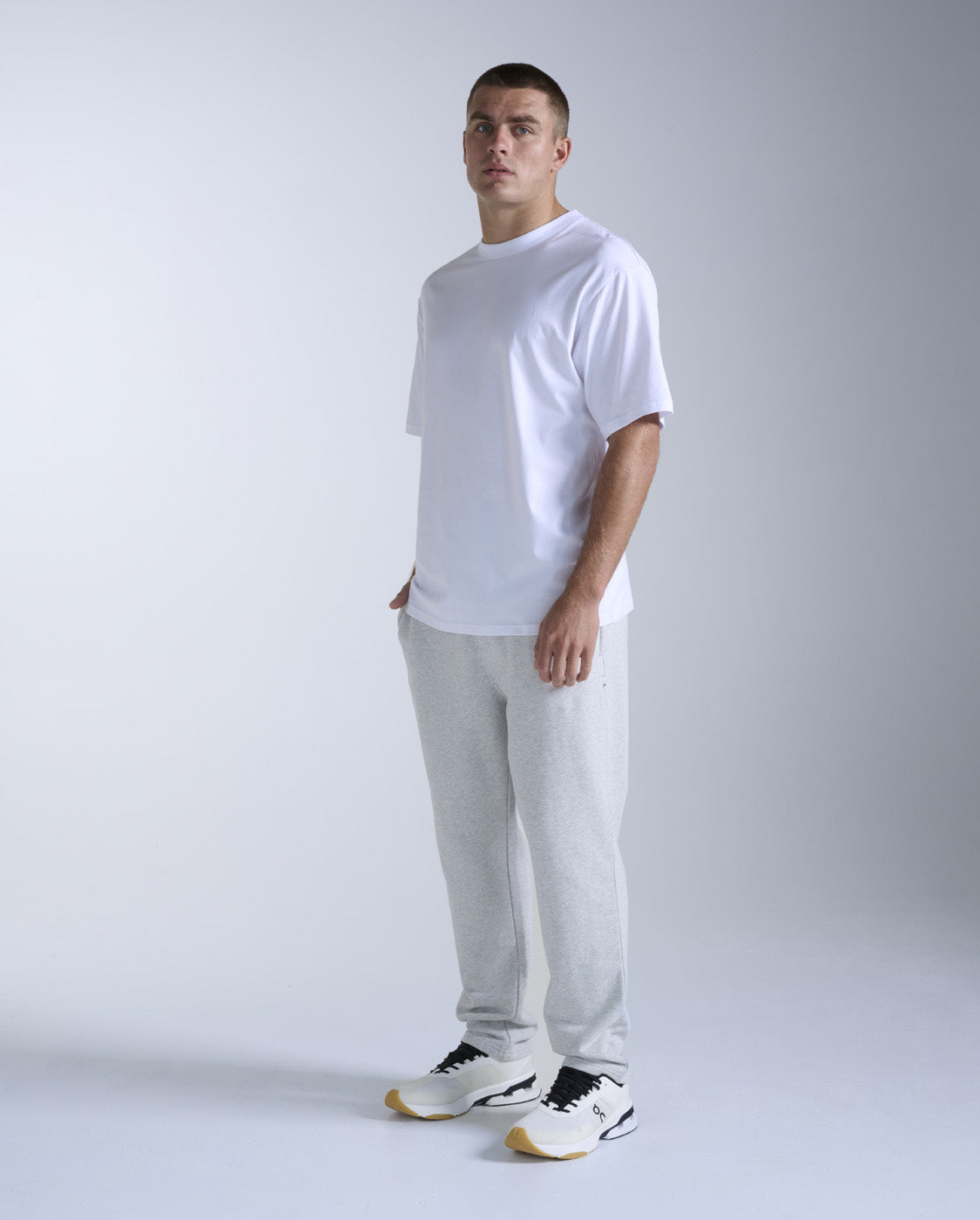 2xu-ez-straight-leg-organic-cotton-trackpants-grigio-pantaloni-tuta-uomo image 4