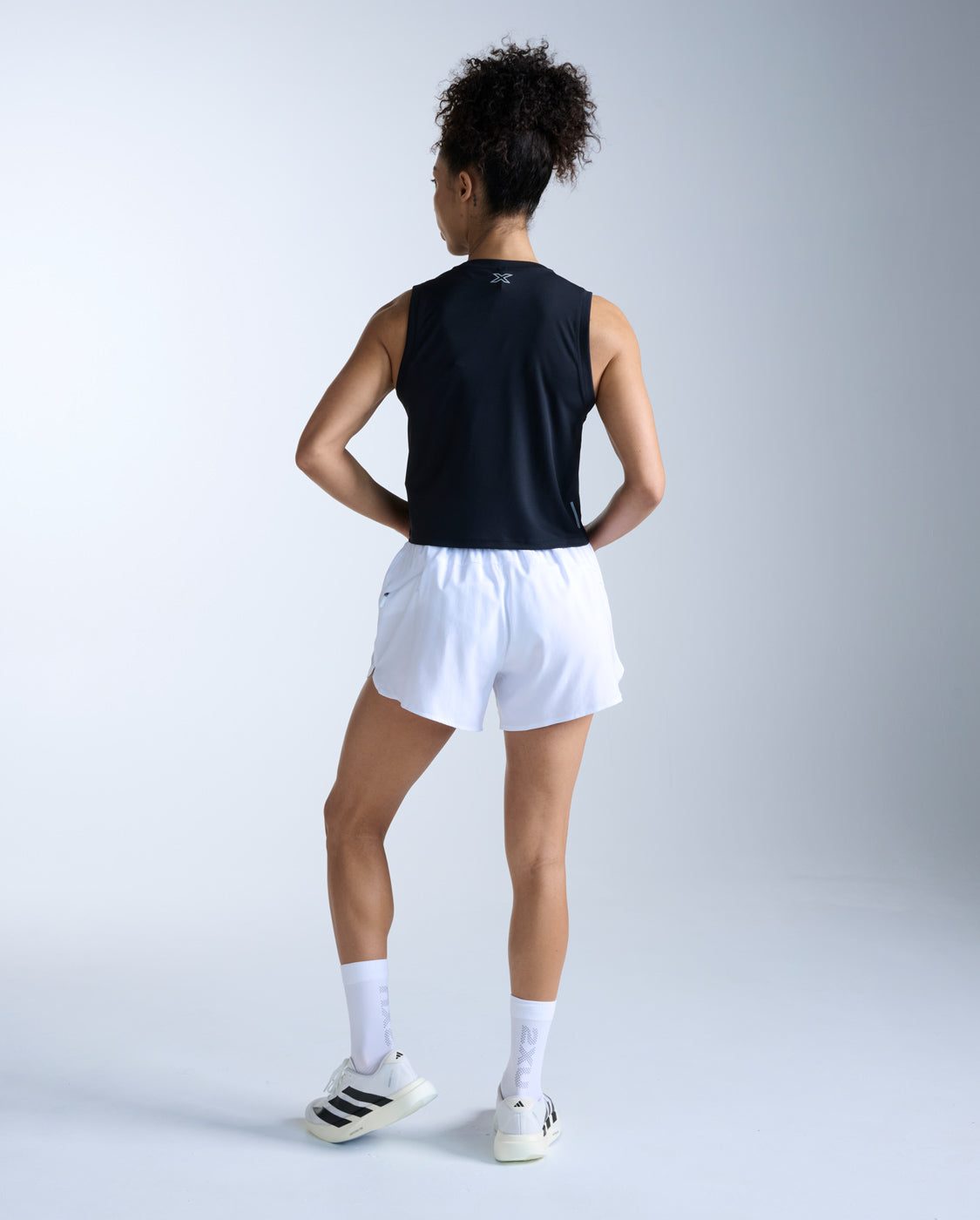 2xu-aero-mesh-crop-tank-donna-nero-slim image 8