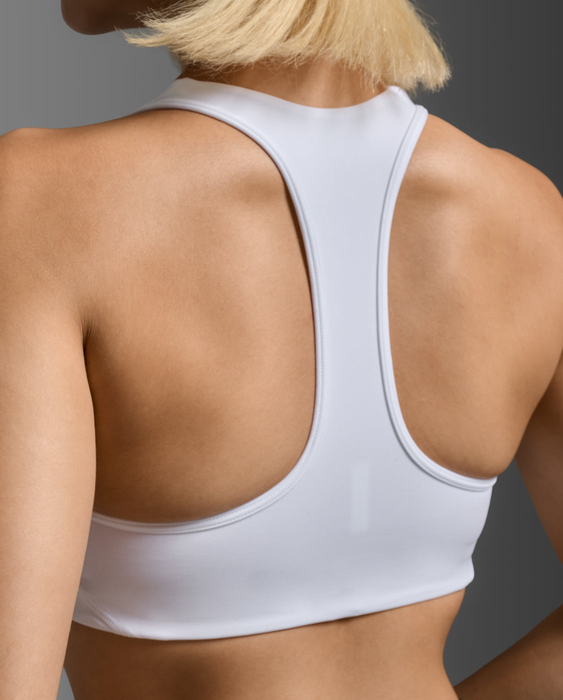 2xu-form-racerback-medium-impact-bra-reggiseno-sportivo-bianco image 8